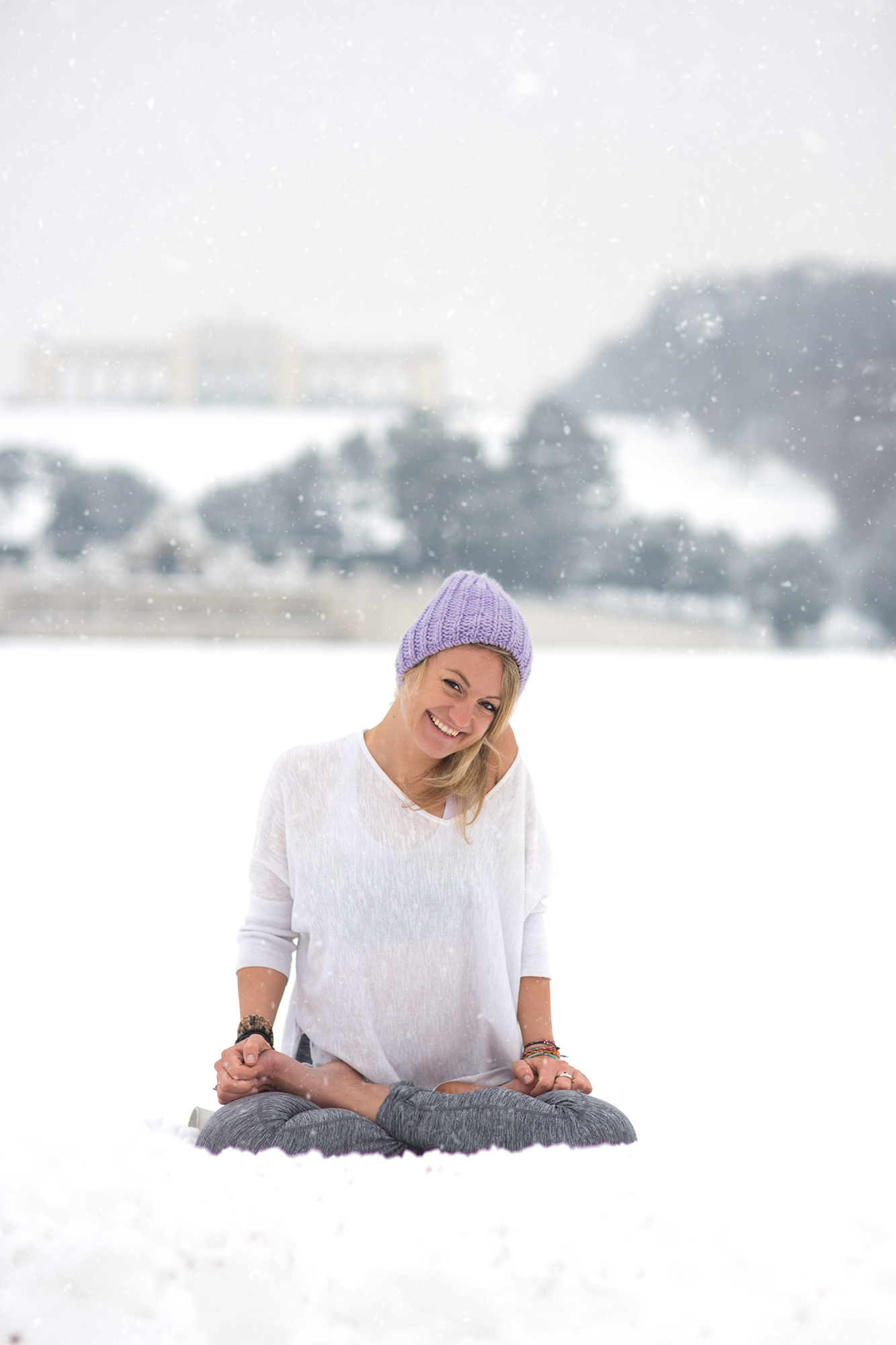 yoga im Schnee Wien Schnbrunn Gloriette